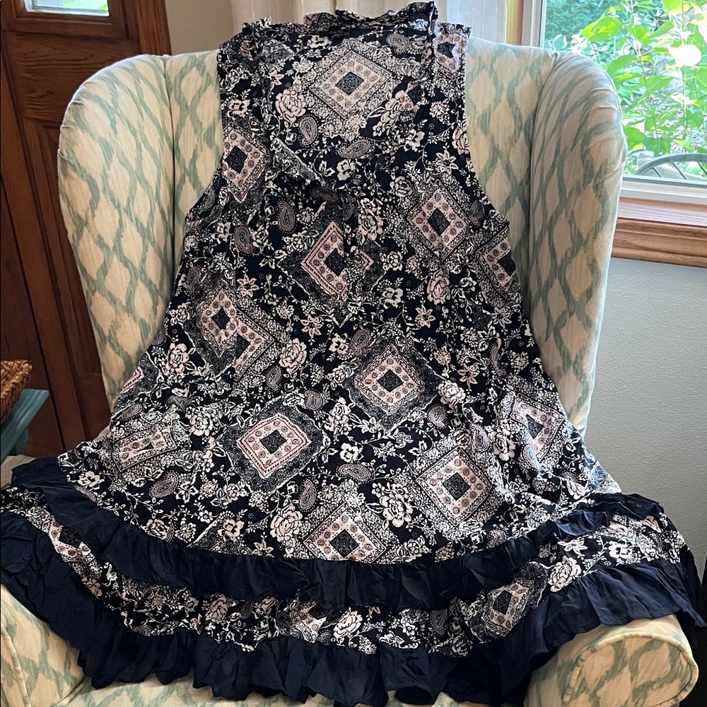 Papillon Blanc Black and White with coral Floral Dress